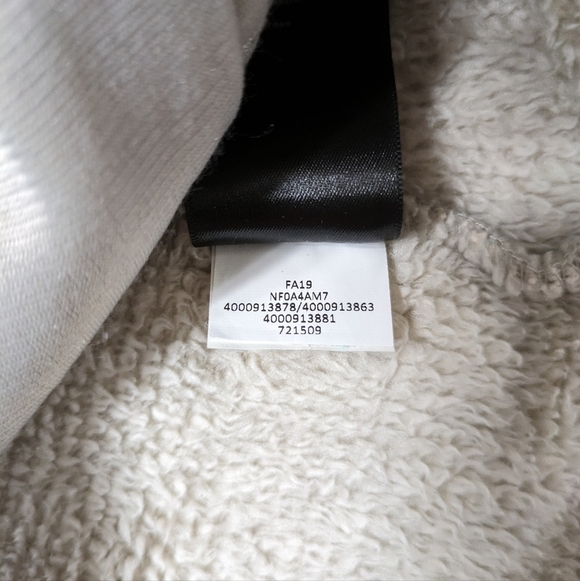 The North Face Osito Jacket Women's Small Beige Fleece Stand Up Collar Full Zip - Picture 9 of 9